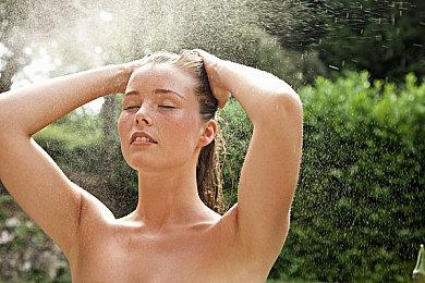 《最后的生还者2：重制版》光追MOD展示 RTX 5090